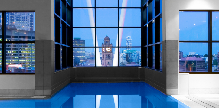 website-banner-mercure-view-from-pool